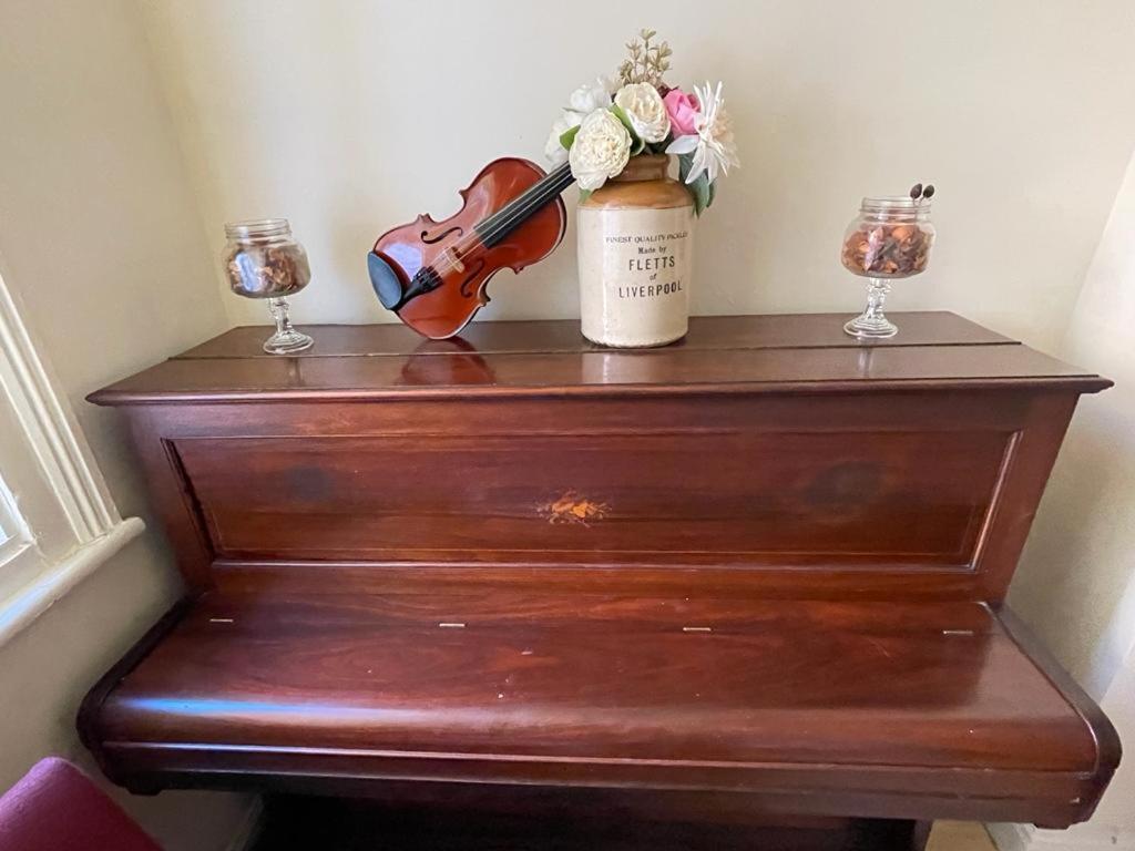 Room In Family Home Near Penny Lane Liverpool Ngoại thất bức ảnh