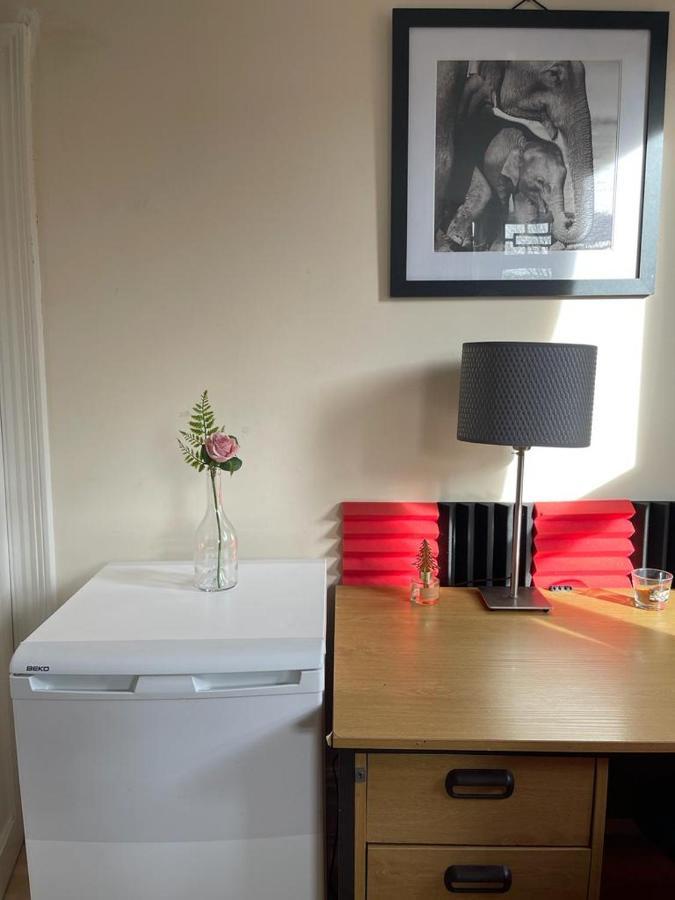 Room In Family Home Near Penny Lane Liverpool Ngoại thất bức ảnh