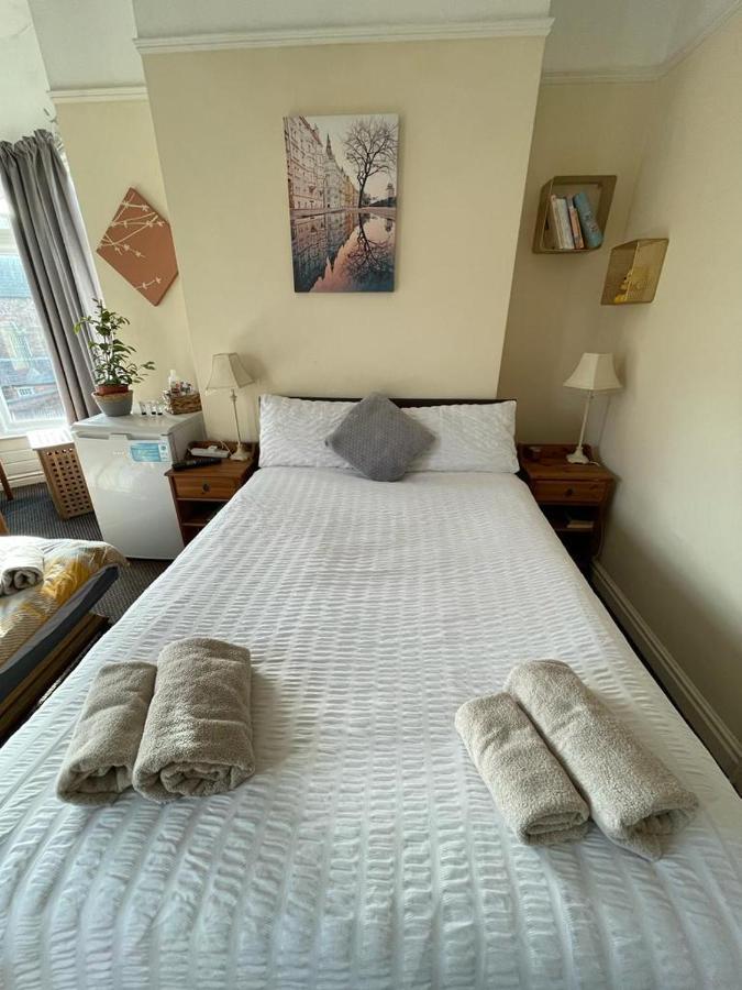 Room In Family Home Near Penny Lane Liverpool Ngoại thất bức ảnh