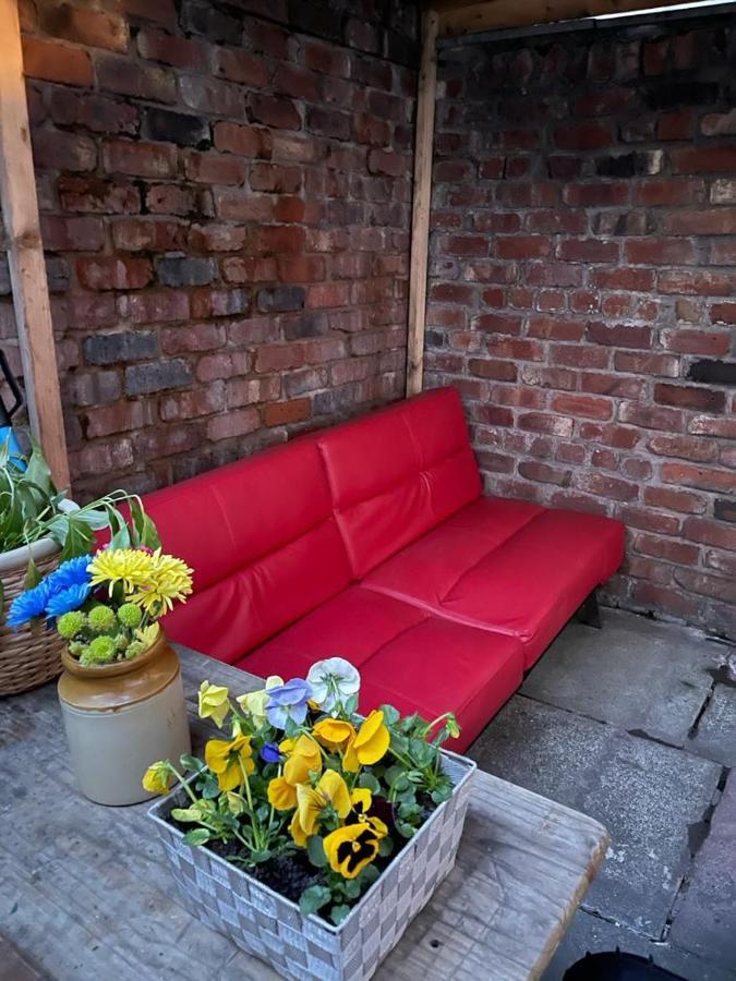 Room In Family Home Near Penny Lane Liverpool Ngoại thất bức ảnh